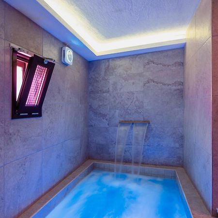 Luxuite Spa Con Piscina E Jacuzzi アルベロベッロ エクステリア 写真