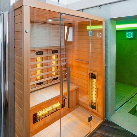 Luxuite Spa Con Piscina E Jacuzzi アルベロベッロ エクステリア 写真