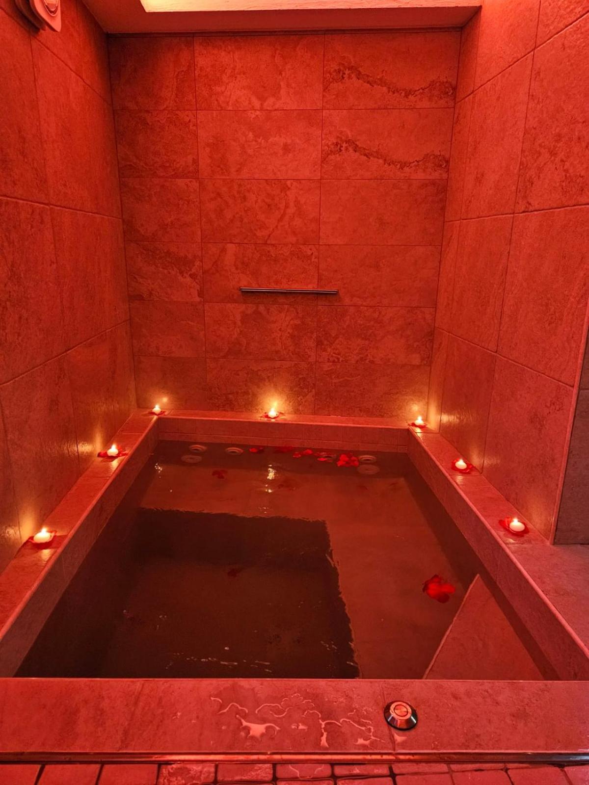 Luxuite Spa Con Piscina E Jacuzzi アルベロベッロ エクステリア 写真