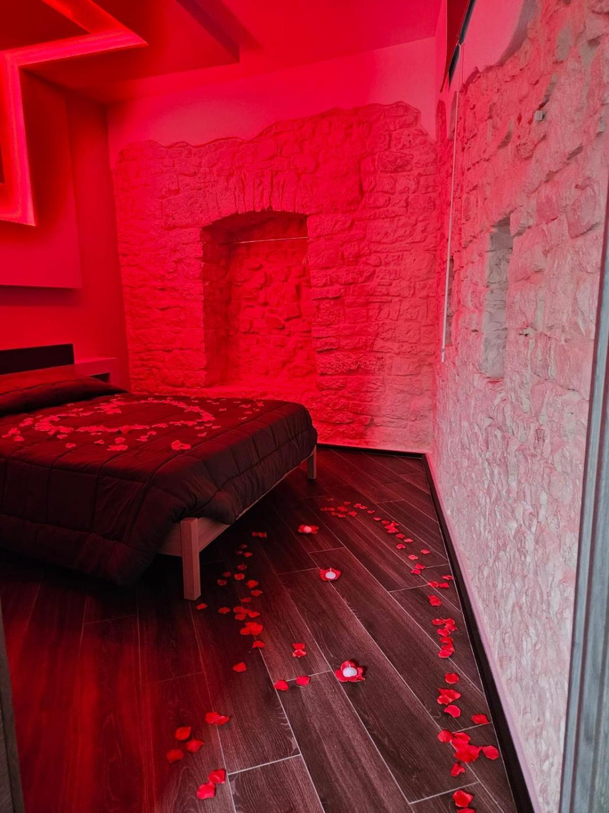 Luxuite Spa Con Piscina E Jacuzzi アルベロベッロ エクステリア 写真