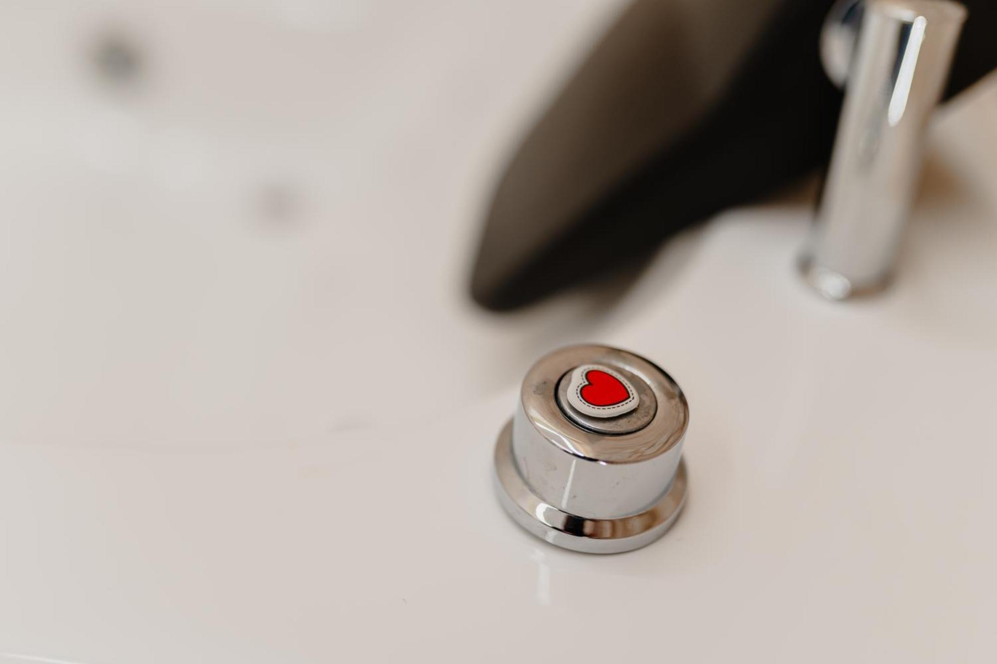 Luxuite Spa Con Piscina E Jacuzzi アルベロベッロ エクステリア 写真