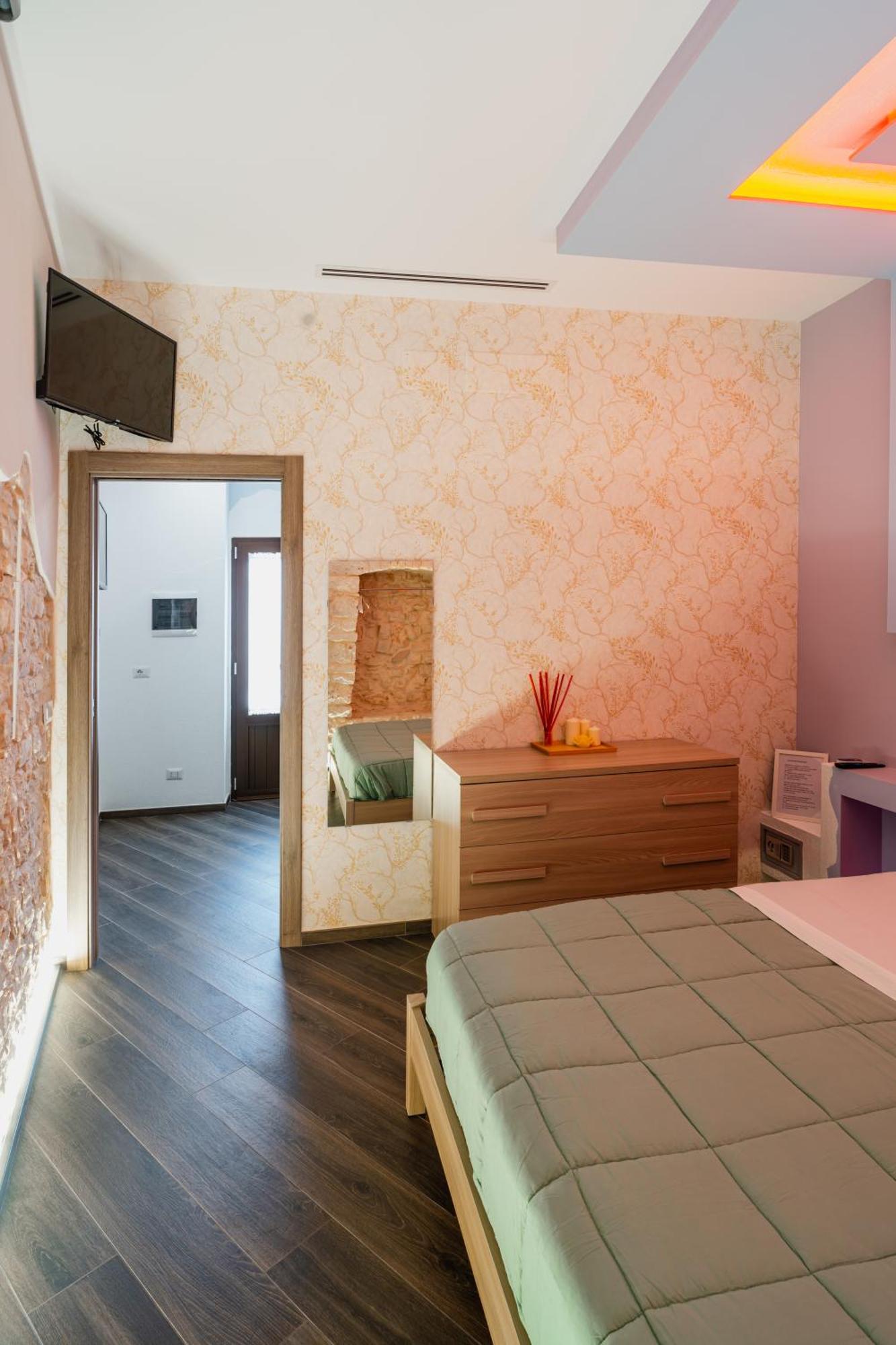 Luxuite Spa Con Piscina E Jacuzzi アルベロベッロ エクステリア 写真