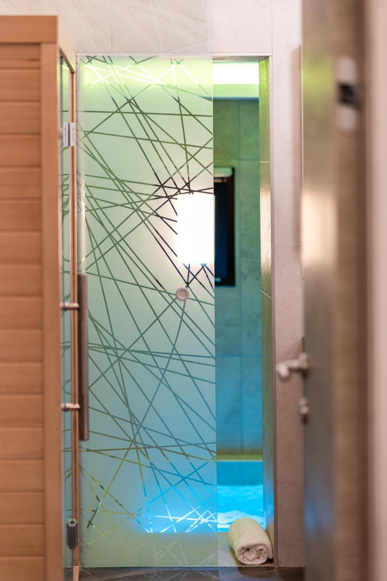 Luxuite Spa Con Piscina E Jacuzzi アルベロベッロ エクステリア 写真