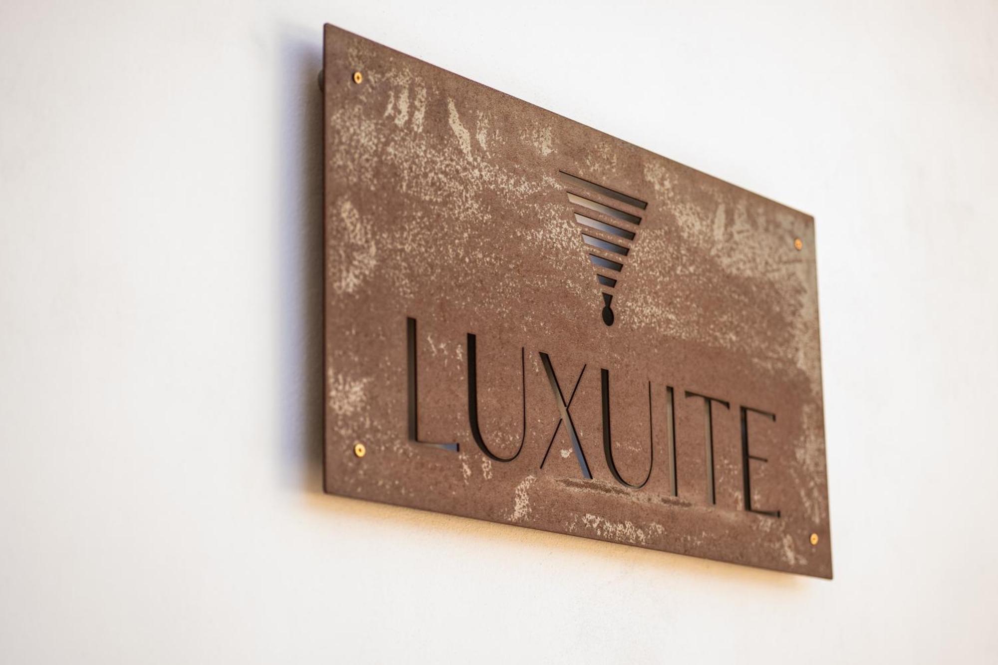Luxuite Spa Con Piscina E Jacuzzi アルベロベッロ エクステリア 写真