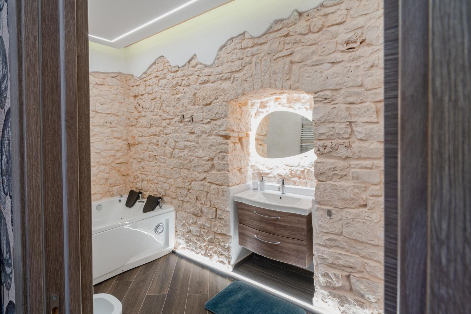 Luxuite Spa Con Piscina E Jacuzzi アルベロベッロ エクステリア 写真