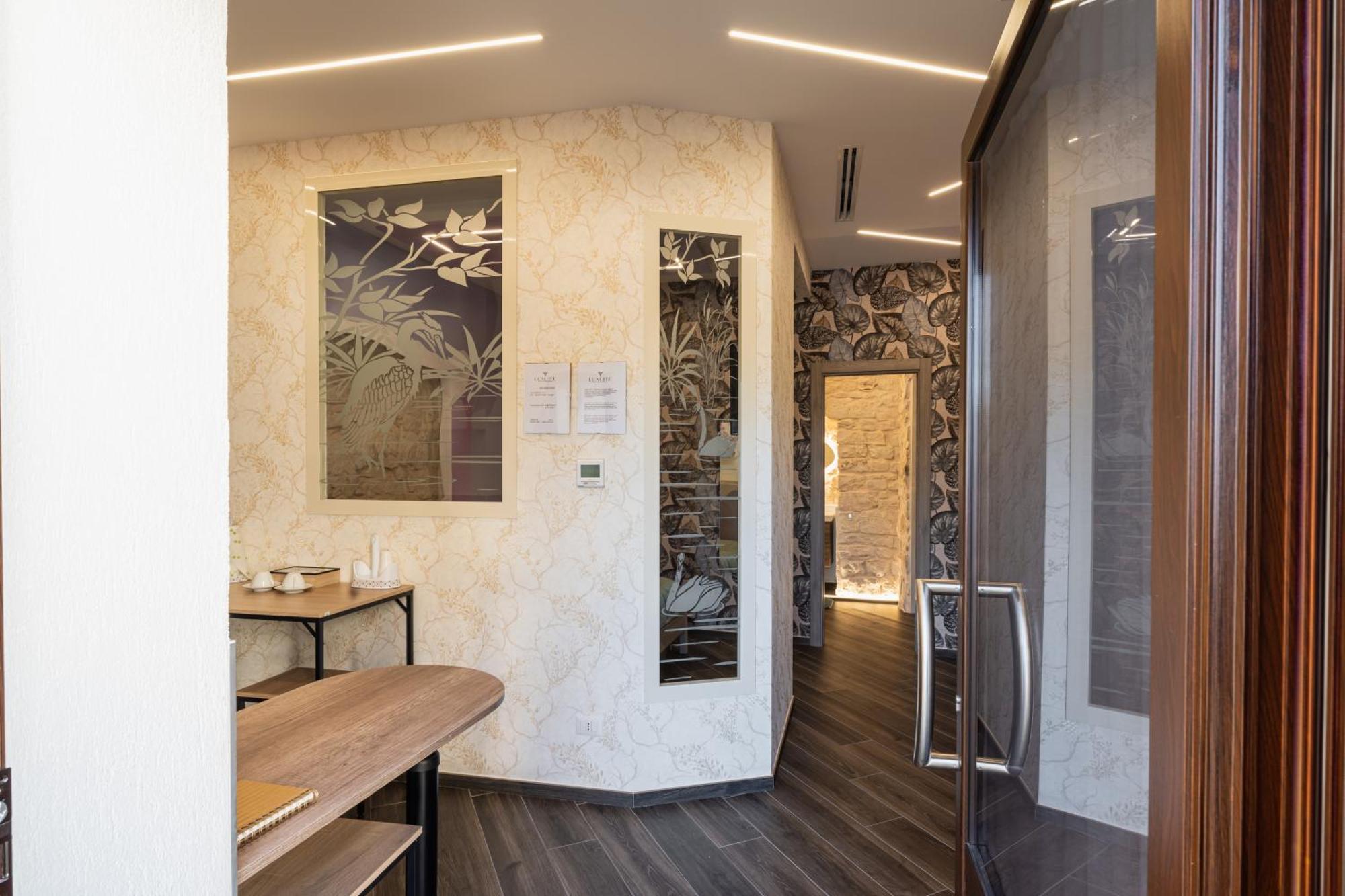 Luxuite Spa Con Piscina E Jacuzzi アルベロベッロ エクステリア 写真